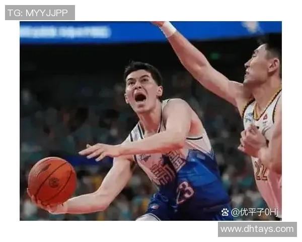 CBA辽宁对新疆比赛中的争议判罚引发热议球迷反应强烈